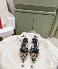Flat bottomed | ² ⁰ ² 4 𝐬𝐬 🤍🤎 Is your shoe cabinet missing a pair from the Four Seasons Versj4fpfhyh