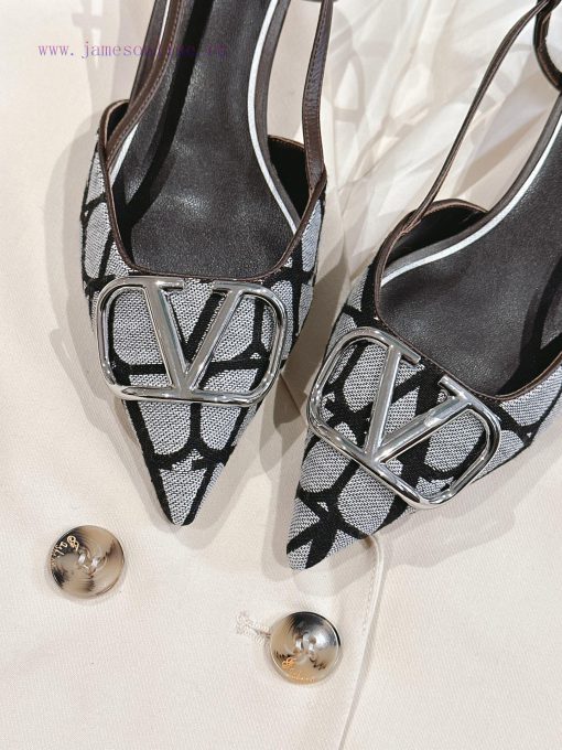 Flat bottomed | ² ⁰ ² 4 𝐬𝐬 🤍🤎 Is your shoe cabinet missing a pair from the Four Seasons Vers1fhd9omy - Image 6