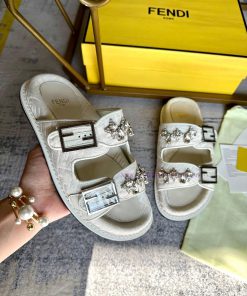 FENDI's latest popular double strap flat slippers with FF functional buckle, adorned with FFjbbfv4jn