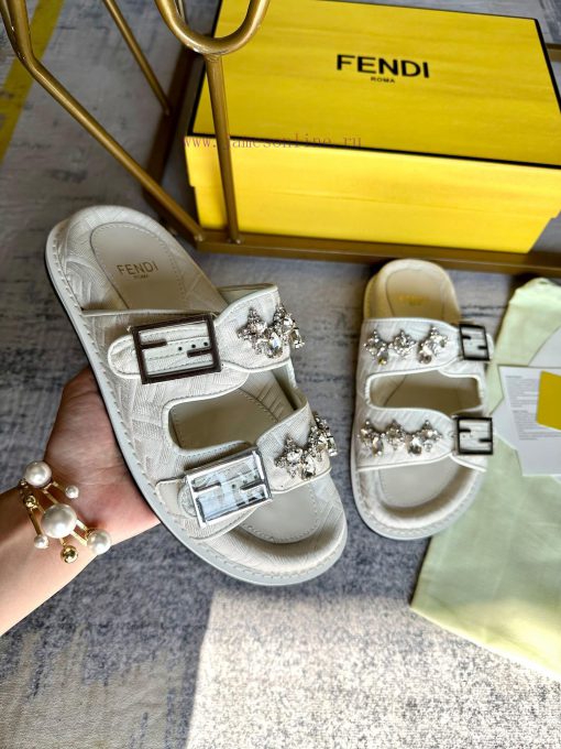 FENDI's latest popular double strap flat slippers with FF functional buckle, adorned with FFjbbfv4jn - Image 2