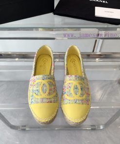 Chanel's new fisherman shoes are made with top-notch craftsmanship, with pure handmade stitcldv8az28