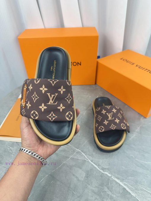LV Lv brand L Home 2023 popular embossed logo embossed cool slippers. This Pool Pillow Comfomudnq1ky - Image 7