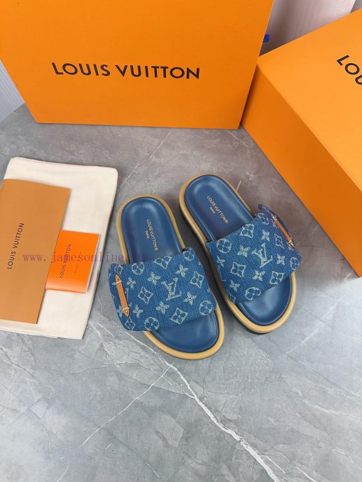 LV Lv brand L Home 2023 popular embossed logo embossed cool slippers. This Pool Pillow Comfosbnxf2gw - Image 4