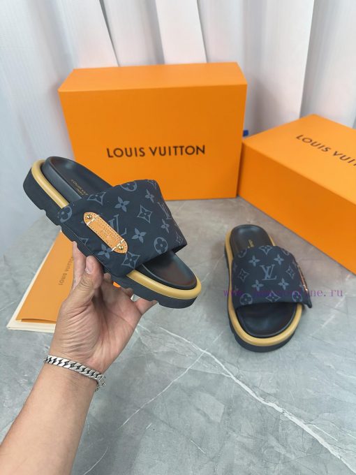 LV Lv brand L Home 2023 popular embossed logo embossed cool slippers. This Pool Pillow Comfoumzqq28o - Image 10