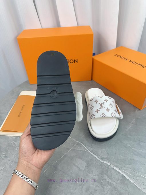 LV Lv brand L Home 2023 popular embossed logo embossed cool slippers. This Pool Pillow Comfofw0tvrza - Image 5