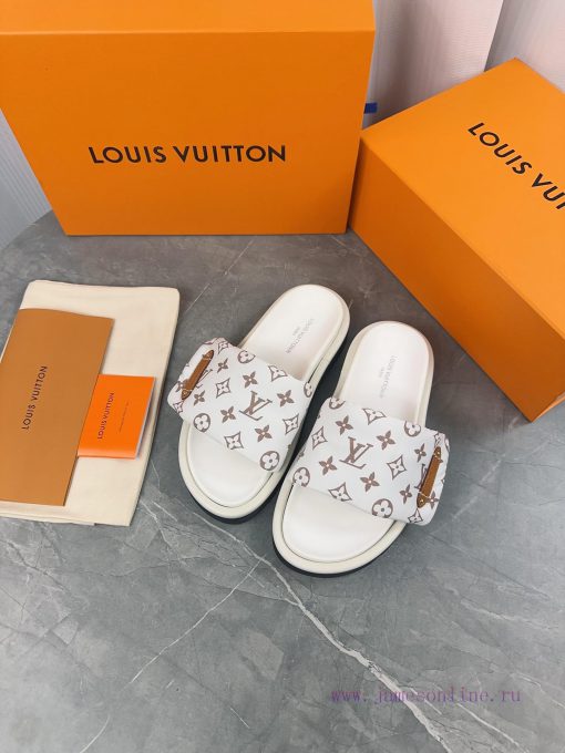LV Lv brand L Home 2023 popular embossed logo embossed cool slippers. This Pool Pillow Comfofw0tvrza - Image 8