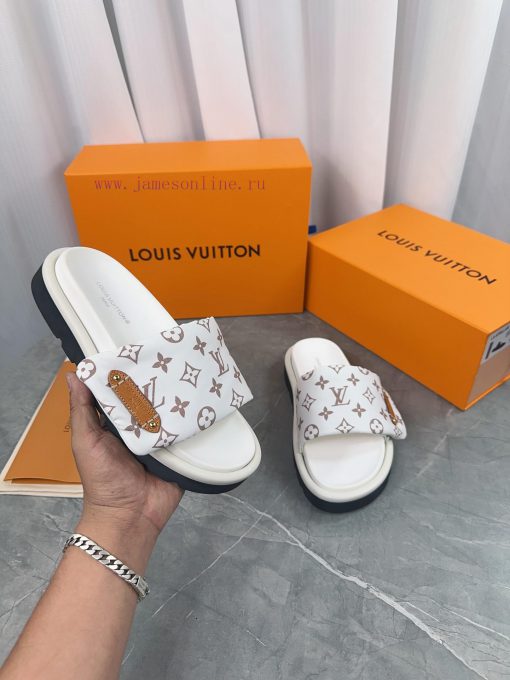 LV Lv brand L Home 2023 popular embossed logo embossed cool slippers. This Pool Pillow Comfofw0tvrza - Image 10