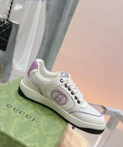 . 𝐆𝐔𝐂𝐂 * 24SS latest sports couple shoes retro distressed white shoes, original development igae2f2z