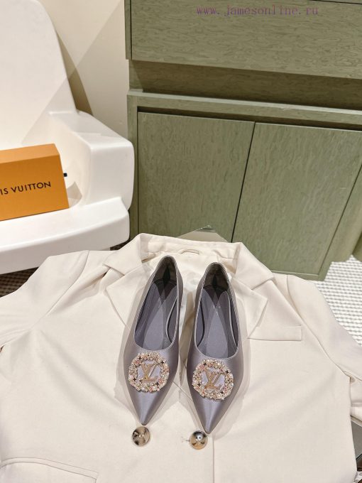Louis Vuitton | ² ⁰ ² 4 𝐬𝐬 🤍🤎 𝐋𝐨𝐮𝐢𝐬𝐕𝐮𝐢𝐭𝐭𝐨𝐧 LV Cruise Women's Shoes Early Spring New Beautifueo4nzi57