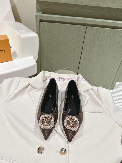 Louis Vuitton | ² ⁰ ² 4 𝐬𝐬 🤍🤎 𝐋𝐨𝐮𝐢𝐬𝐕𝐮𝐢𝐭𝐭𝐨𝐧 LV Cruise Women's Shoes Early Spring New Beautifullinf5qy - Image 2