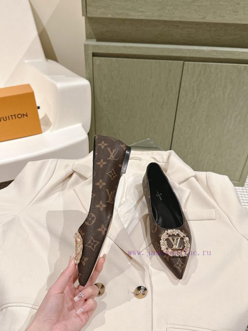 Louis Vuitton | ² ⁰ ² 4 𝐬𝐬 🤍🤎 𝐋𝐨𝐮𝐢𝐬𝐕𝐮𝐢𝐭𝐭𝐨𝐧 LV Cruise Women's Shoes Early Spring New Beautifullinf5qy - Image 3