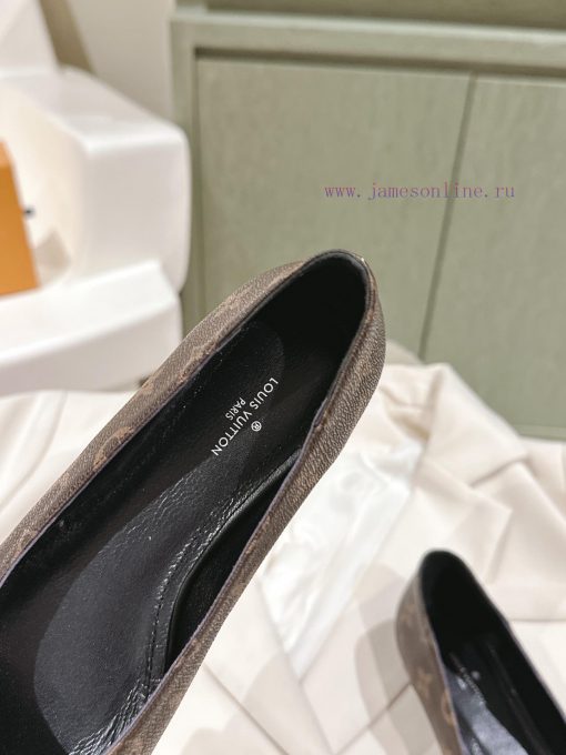 Louis Vuitton | ² ⁰ ² 4 𝐬𝐬 🤍🤎 𝐋𝐨𝐮𝐢𝐬𝐕𝐮𝐢𝐭𝐭𝐨𝐧 LV Cruise Women's Shoes Early Spring New Beautifullinf5qy - Image 5