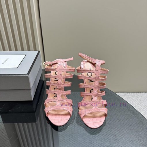 The mostIns hot series, Tomford metal texture decoration with empty high heels2024 Milan Fashqdrh8fw - Image 3