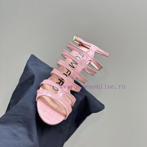 The mostIns hot series, Tomford metal texture decoration with empty high heels2024 Milan Fashqdrh8fw - Image 9