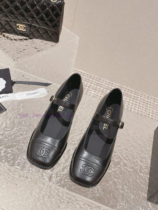 Spot sale𝐂𝐡 * 𝐧𝐞𝐥 23 Top selling productAuthentic gradeColor: Black/White/ApricotImported miwzsgoacc