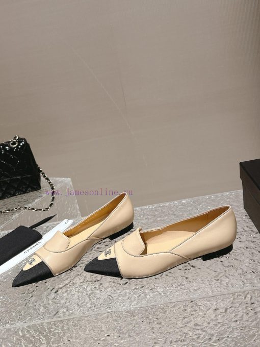 Spot sale𝐂𝐡 * 𝐧𝐞𝐥 23 Top selling productAuthentic gradeColor: Black/White/ApricotImported mi8otc17wl - Image 3