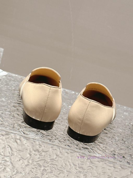 Spot sale𝐂𝐡 * 𝐧𝐞𝐥 23 Top selling productAuthentic gradeColor: Black/White/ApricotImported mi8otc17wl - Image 9