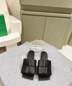 Couple style men's size 20| ²⁰²4 𝐬𝐬  🤍🤎BVPATCH slippers, windmill blocks, and slippersThe hi2h2yq0y6