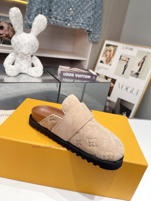 Complete set of high-end gift box packagingLoui& Vuitto& 2024Flat bottomed sandals 🦋 ️Genuin42q1s5lr