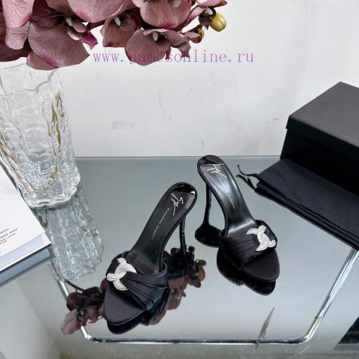 Giuseppe Zanotti - SS2024 New Spring and Summer Collection Diamond Button Single Shoes/Slipp2kj4m3vr - Image 4