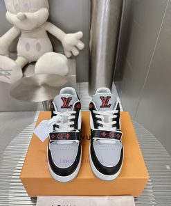 Men's limited edition low top sports shoes with custom-made cowhide outsole and TPU mold cosxvjr0x5f
