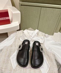 | ²⁰²4 𝐬𝐬  🤍🤎𝐑𝐨𝐠𝐞𝐫𝐕𝐢𝐯𝐢𝐞𝐫 Roger Vivian's latest Boken slippers, lazy head slippers are the md1o1wbt3