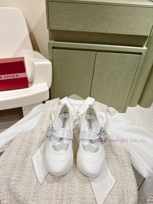 | ²⁰²4 𝐬𝐬  🤍🤎𝐑𝐨𝐠𝐞𝐫 𝐕𝐢𝐯𝐢𝐞𝐫  Roger Vivian Viv 'Run diamond buckle fabric sports shoes are a magvazp0x - Image 2