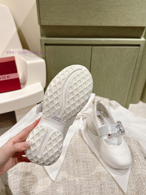 | ²⁰²4 𝐬𝐬  🤍🤎𝐑𝐨𝐠𝐞𝐫 𝐕𝐢𝐯𝐢𝐞𝐫  Roger Vivian Viv 'Run diamond buckle fabric sports shoes are a magvazp0x - Image 7