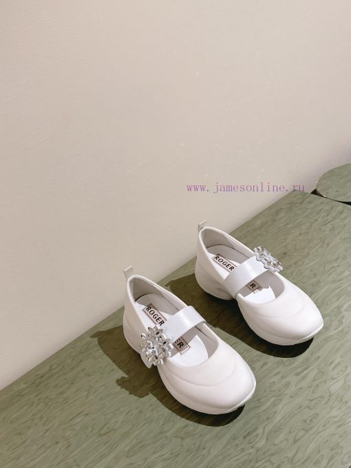 | ²⁰²4 𝐬𝐬  🤍🤎𝐑𝐨𝐠𝐞𝐫 𝐕𝐢𝐯𝐢𝐞𝐫  Roger Vivian Viv 'Run diamond buckle fabric sports shoes are a magvazp0x - Image 8