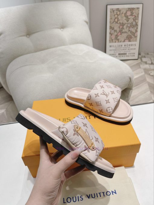LV couple's flagship denim slippers are now available in hard goodsA high-end purchasing proxxkx03oz - Image 10