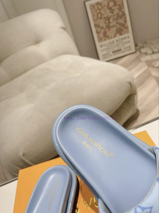LV couple's flagship denim slippers are now available in hard goodsA high-end purchasing procpjnsqgy - Image 6