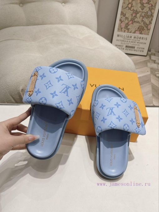 LV couple's flagship denim slippers are now available in hard goodsA high-end purchasing procpjnsqgy - Image 8