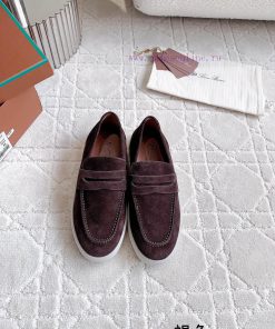 Loro Pian * LP's timeless classic men's loafers are simple, fashionable, and have a super cocetnpwez