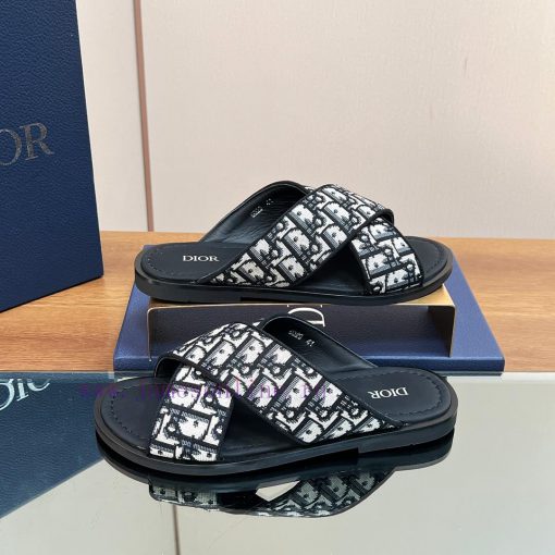 Dior Alia's new men's sandals for 2024 are a leisurely and exquisite work. The latest Obliqui8k0597j - Image 5