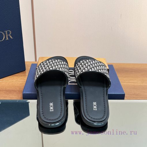 Dior Alia's new men's sandals for 2024 are a leisurely and exquisite work. The latest Obliquoz4jwn2o - Image 3
