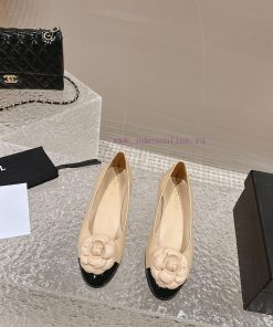 𝐂𝐡 * 𝐧𝐞𝐥 24 Top selling itemsAuthentic gradeLeather upperInner sheepskinBig bottom genuine l3ntv204v