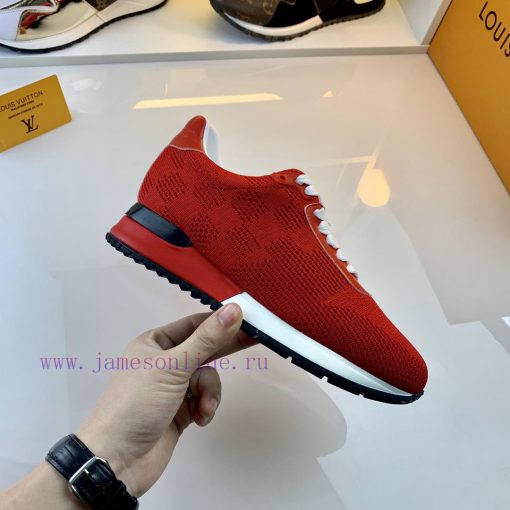 NO09531 Louis Vuitton V.N.R (Vuitton New Runner) sneakers feature a one-piece sock like desijl6r0f5c