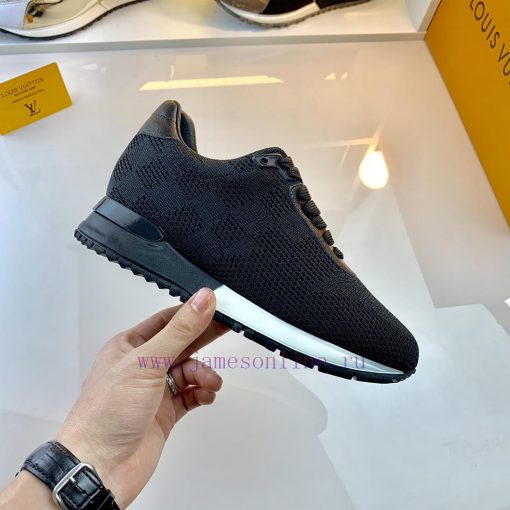 NO09531 Louis Vuitton V.N.R (Vuitton New Runner) sneakers feature a one-piece sock like desiek89sw8e - Image 2