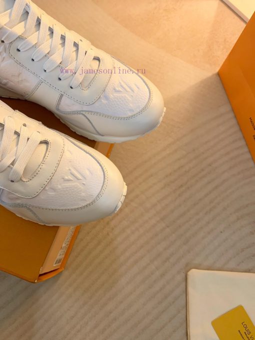 NO09532-2 Louis Vuitton This LV RUNNER sneaker is designed by Artistic Director Virgil Ablohre0z2nwx - Image 8