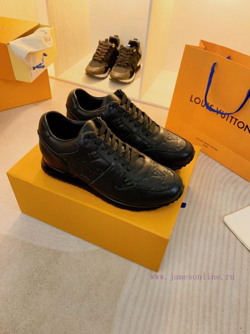 NO09532-2 Louis Vuitton This LV RUNNER sneaker is designed by Artistic Director Virgil Ablohl62tt460 - Image 3