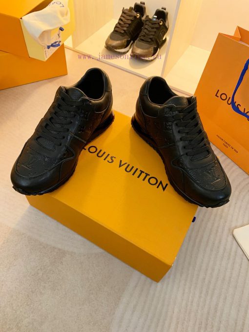 NO09532-2 Louis Vuitton This LV RUNNER sneaker is designed by Artistic Director Virgil Ablohl62tt460 - Image 4