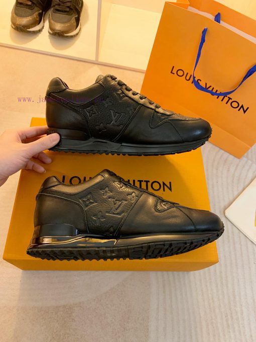 NO09532-2 Louis Vuitton This LV RUNNER sneaker is designed by Artistic Director Virgil Ablohl62tt460 - Image 7