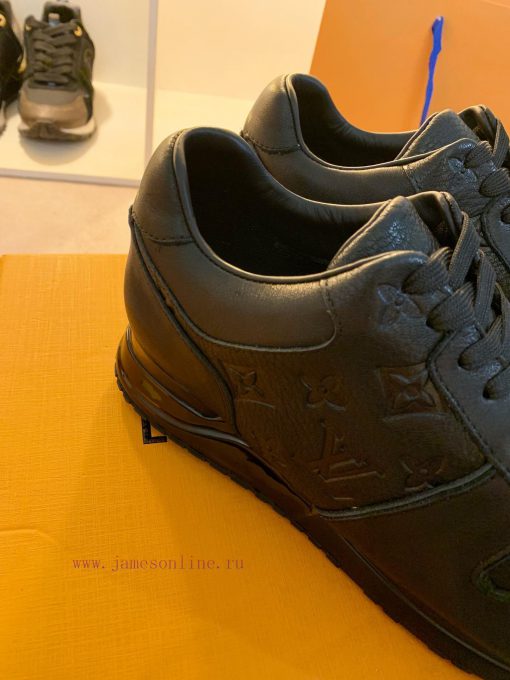 NO09532-2 Louis Vuitton This LV RUNNER sneaker is designed by Artistic Director Virgil Ablohl62tt460 - Image 9