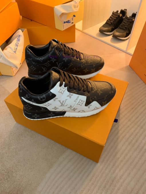 NO09532 Louis Vuitton This LV RUNNER sneaker is designed by Artistic Director Virgil Abloh, s34ytyc5 - Image 4
