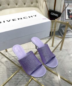 GIVENCHY | 𝟐𝟎𝟐 4/𝐒𝐒𝐧𝐞𝐰Genuine leather outsoleGivenchy rhinestone styles are popular througho4nqlhwe8