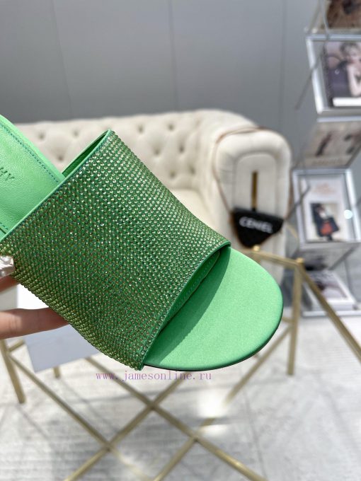 GIVENCHY | 𝟐𝟎𝟐 4/𝐒𝐒𝐧𝐞𝐰Genuine leather outsoleGivenchy rhinestone styles are popular throughobwsu7s9q - Image 4