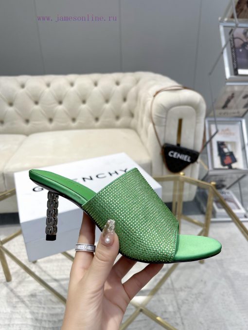 GIVENCHY | 𝟐𝟎𝟐 4/𝐒𝐒𝐧𝐞𝐰Genuine leather outsoleGivenchy rhinestone styles are popular throughobwsu7s9q - Image 5