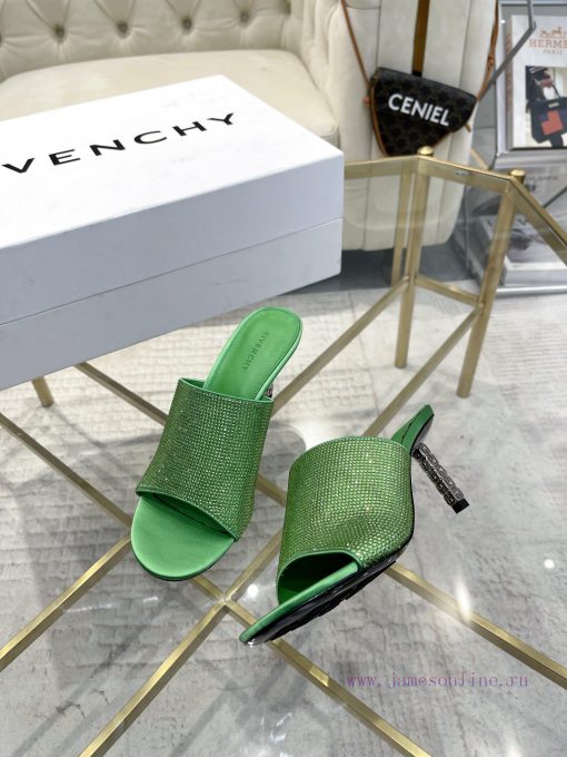 GIVENCHY | 𝟐𝟎𝟐 4/𝐒𝐒𝐧𝐞𝐰Genuine leather outsoleGivenchy rhinestone styles are popular throughobwsu7s9q - Image 6
