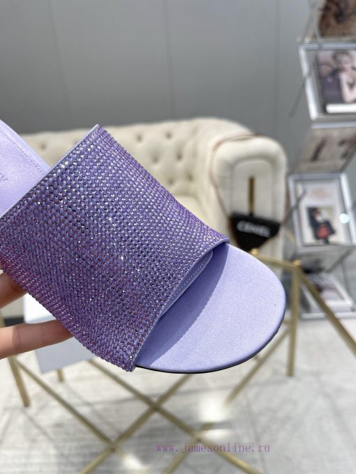 GIVENCHY | 𝟐𝟎𝟐 4/𝐒𝐒𝐧𝐞𝐰Genuine leather outsoleGivenchy rhinestone styles are popular througho4nqlhwe8 - Image 5