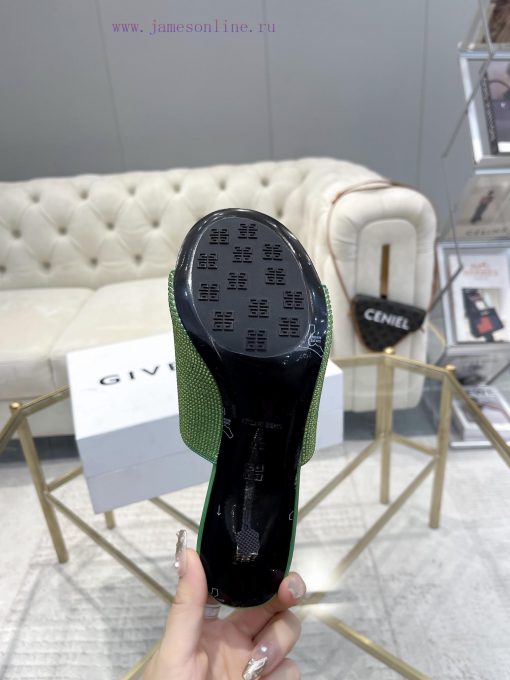 GIVENCHY | 𝟐𝟎𝟐 4/𝐒𝐒𝐧𝐞𝐰Genuine leather outsoleGivenchy rhinestone styles are popular throughobwsu7s9q - Image 10